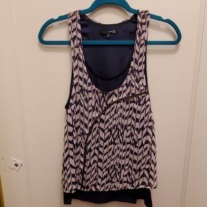 Women sleeveless top